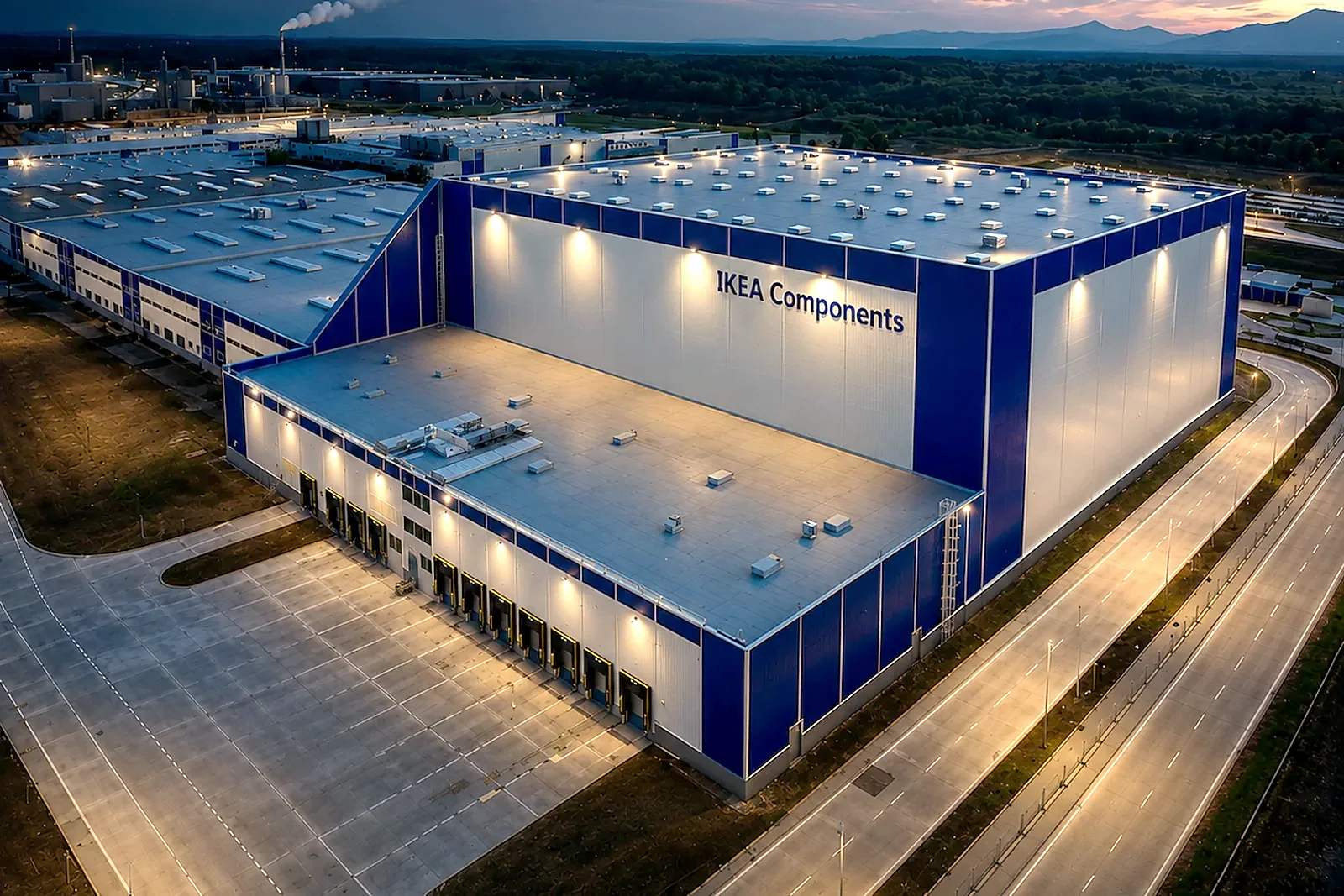 IKEA Components — priemyselná hala s technológiami na streche